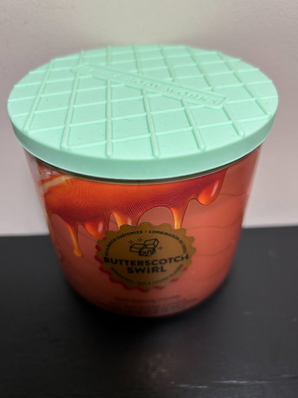 Bath & Body Works Butterscotch Swirl 14.5 oz. Candle NEW - Picture 2 of 4